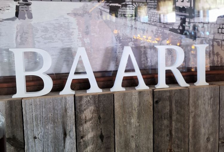 Baari -puukirjaimet